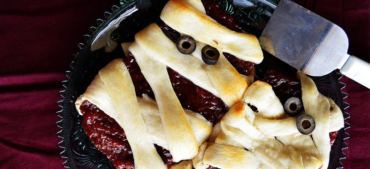 Spooky Mummy Meat Loaf | The Modern Dad